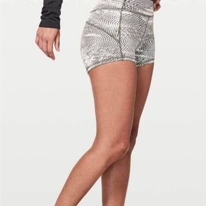 Lululemon In Movement Short - Size 6 - 2.5” inseam